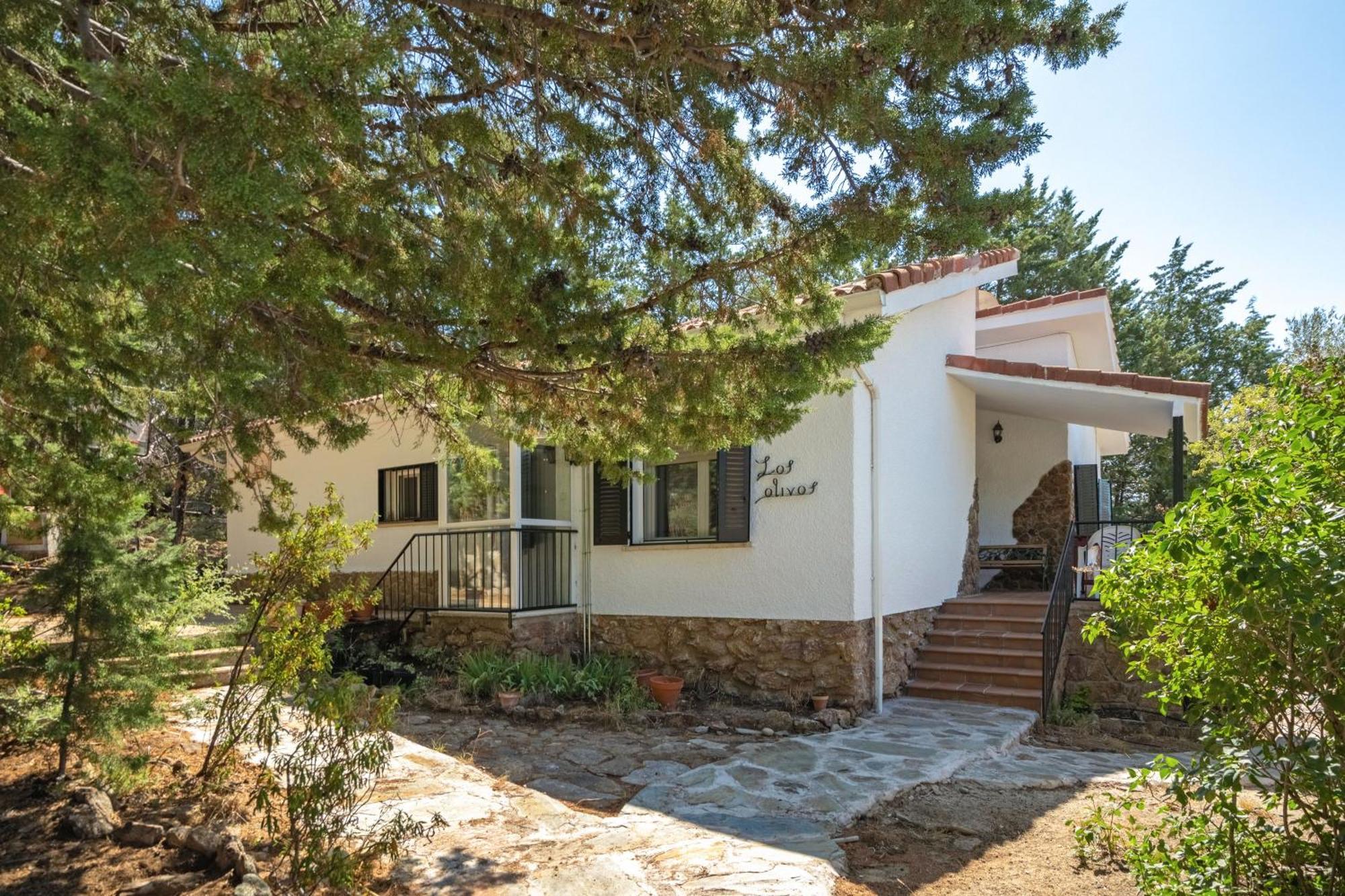 Casa Rural Los Olivos De Robledo De Chavela La Estacion Luaran gambar